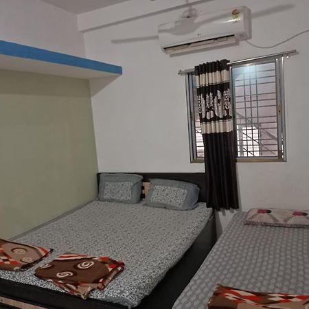 Honest Deluxe Room Garudeshwar 외부 사진