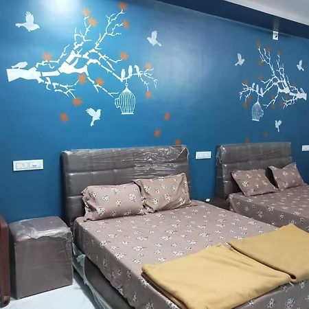 Honest Deluxe Room Garudeshwar 외부 사진