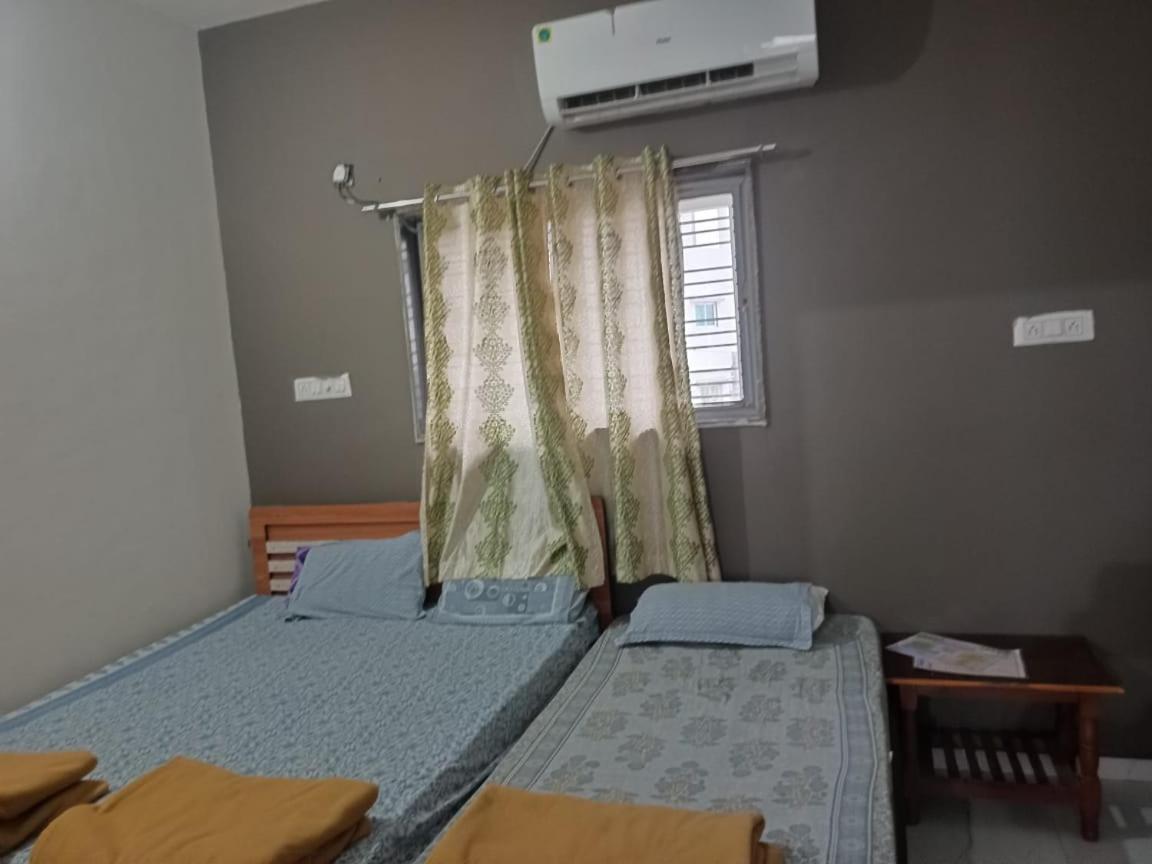 Honest Deluxe Room Garudeshwar 외부 사진