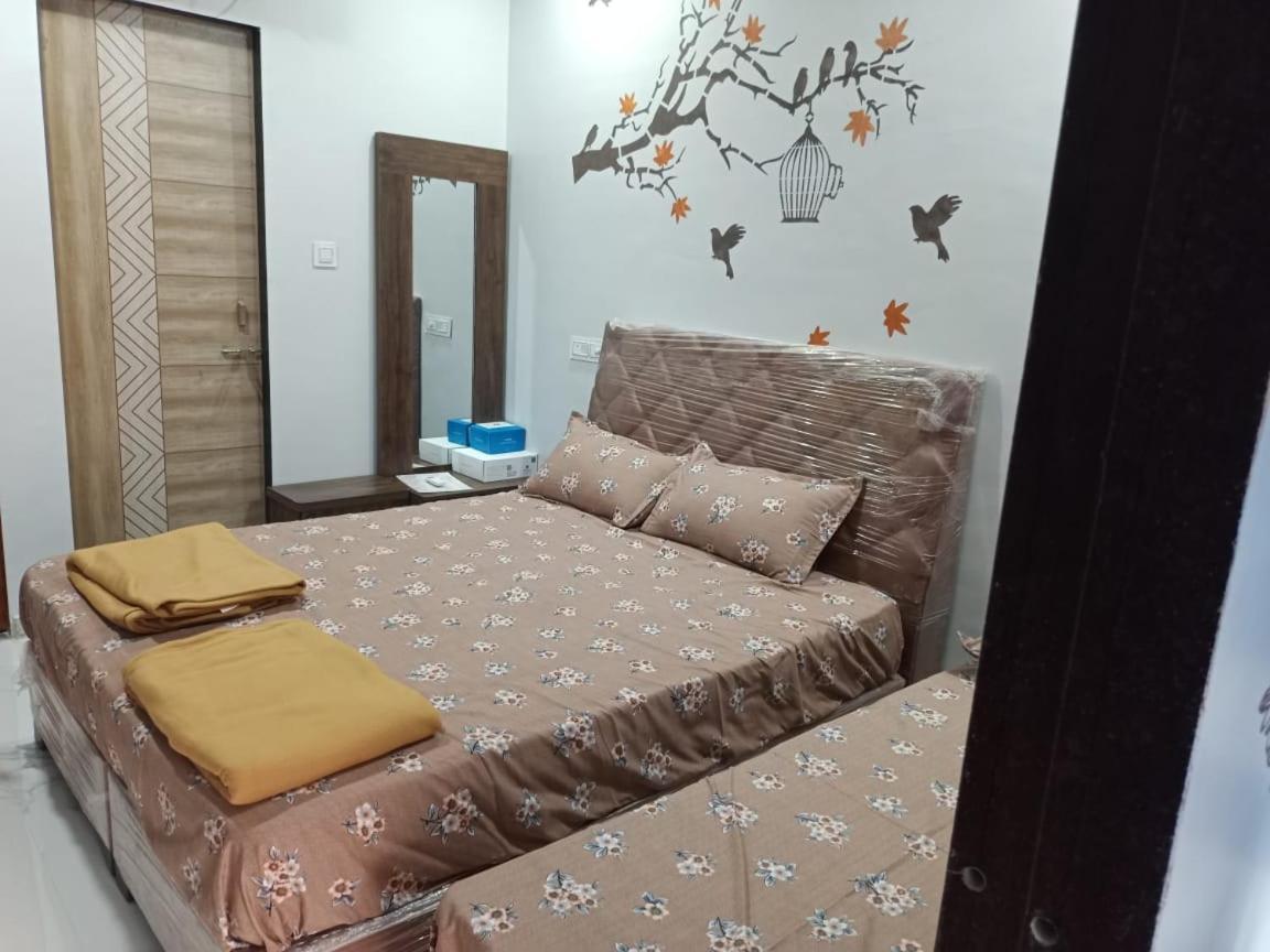 Honest Deluxe Room Garudeshwar 외부 사진